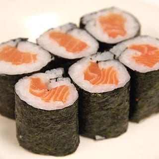 Sake Maki (Salmon Roll)